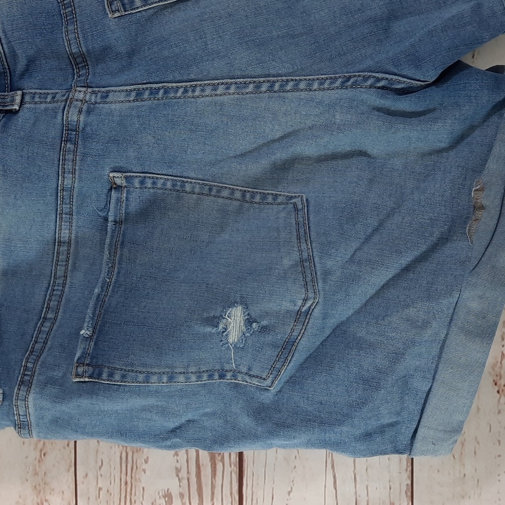 Time And Tru Mid Rise Shorts - Picture 5 of 7
